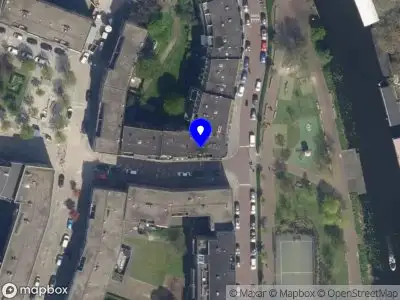 Ambulance met grote spoed naar de Hooglandstraat in Rotterdam