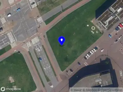 Ambulance met grote spoed naar de Sint-Jobsweg in Rotterdam