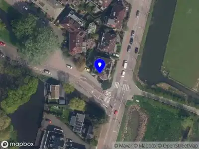 Ambulance met grote spoed naar de Wilgenlei in Rotterdam