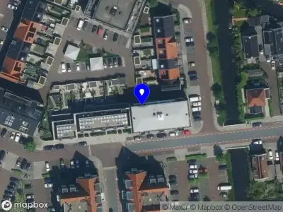 Ambulance met grote spoed naar de Buitenhuislaan in Landsmeer