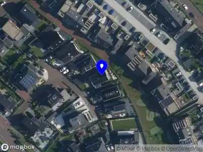 Ambulance met grote spoed naar de Koning Willem-Alexanderplantsoen in Hoofddorp