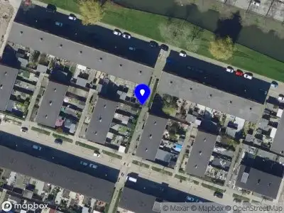 Ambulance met grote spoed naar de Nieuwe Wetering in Hoogvliet Rotterdam