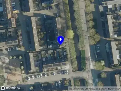 Ambulance met grote spoed naar de Hellendaelsingel in Gorinchem