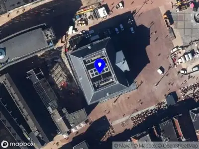 Brandweer met gepaste spoed naar de Grote Markt in Groningen vanwege afgaan rookmelder