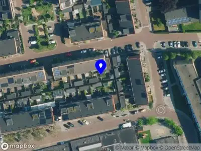 Brandweer met grote spoed naar de Plevierenstraat in Emmeloord vanwege middelgrote brand