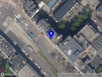 Ambulance met grote spoed naar de Schiekade in Rotterdam