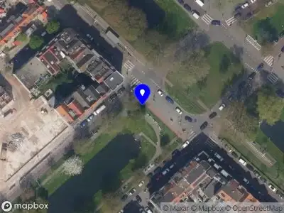 Ambulance met grote spoed naar de Hillevliet in Rotterdam