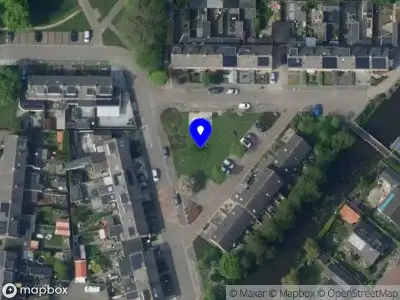 Ambulance met grote spoed naar de Kerkweg in Ursem