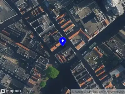 112 melding Brandweer met gepaste spoed naar de Sint Olofssteeg in Amsterdam vanwege waarnemen gaslucht