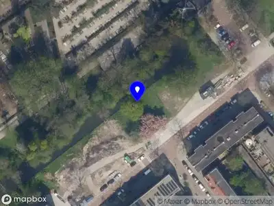 Ambulance met grote spoed naar de Kerkhoflaan in Rotterdam