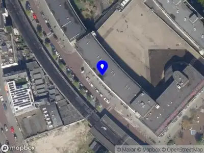 Ambulance met grote spoed naar de Voorburgstraat in Rotterdam