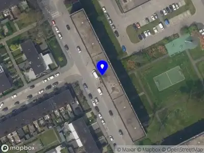 Ambulance met gepaste spoed naar de Emelissedijk in Rotterdam