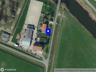 Ambulance met grote spoed naar de Het Weegje in Rhoon