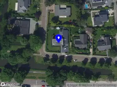 Ambulance met grote spoed naar de Wilgenlaan in Dordrecht