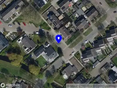 Brandweer met gepaste spoed naar de Dennenlaan in Fijnaart vanwege een buitenbrand