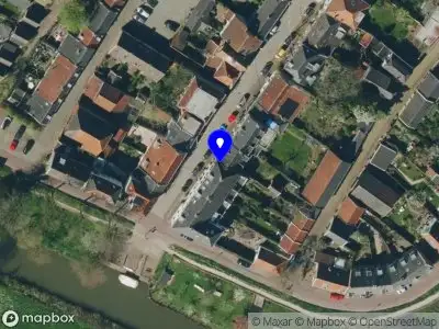 Politie naar de Kornewal in Buren vanwege aanrijding met letsel