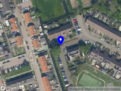 Ambulance met grote spoed naar de Slotplein in Langerak