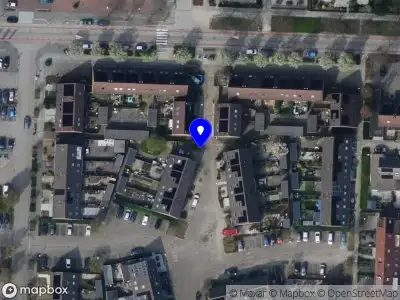 Ambulance met grote spoed naar de Zwaluwplaats in Numansdorp