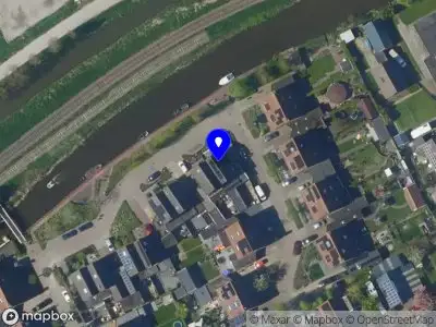 Ambulance met grote spoed naar de De Plaat in Opperdoes