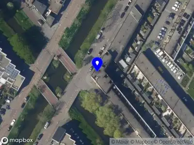 Ambulance met grote spoed naar de Meivliegsingel in 's-Gravenhage