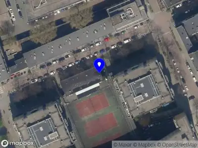 Ambulance met gepaste spoed naar de Hoogstraat in Rotterdam