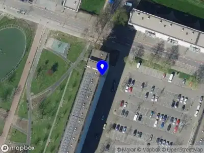 Ambulance met gepaste spoed naar de Prikkorf in Hoogvliet Rotterdam