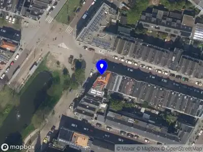 Ambulance met grote spoed naar de Boergoensevliet in Rotterdam