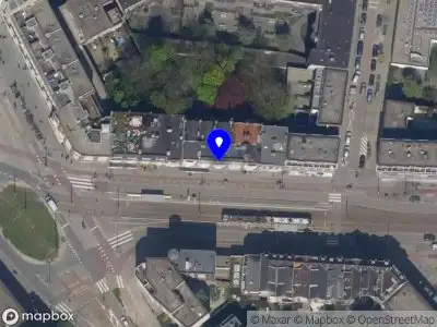 Ambulance met grote spoed naar de Vierambachtsstraat in Rotterdam