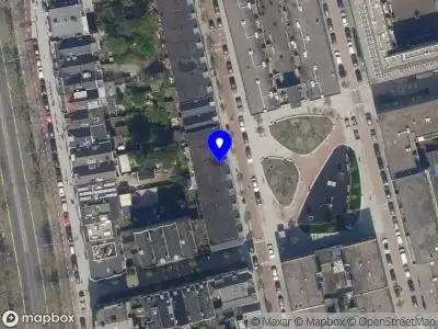 Ambulance met grote spoed naar de Zijdewindestraat in Rotterdam