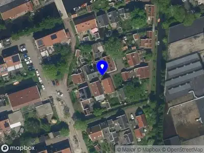 Ambulance met grote spoed naar de Domineestuin in Zaandijk