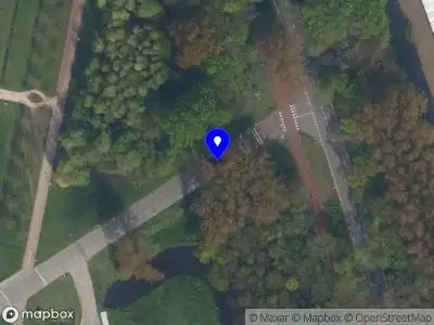 Ambulance met grote spoed naar de Bovendijk in Rotterdam