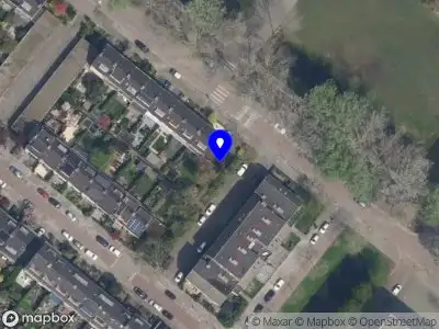 Ambulance met gepaste spoed naar de Abeelweg in Rotterdam