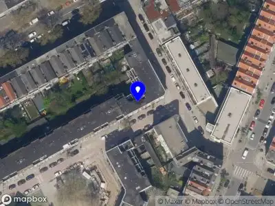 Ambulance met gepaste spoed naar de Korfmakersstraat in Rotterdam