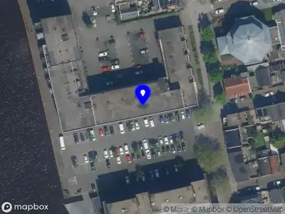 Ambulance met grote spoed naar de De Steven in Zaandam