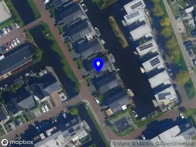 Brandweer met gepaste spoed naar de Vlasakkerlaan in Aalsmeer vanwege voertuigen te water