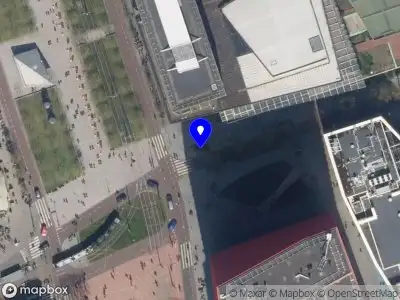 Ambulance met gepaste spoed naar de Kruisplein in Rotterdam