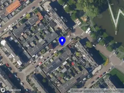 Ambulance met grote spoed naar de Karel Doormanstraat in Leidschendam