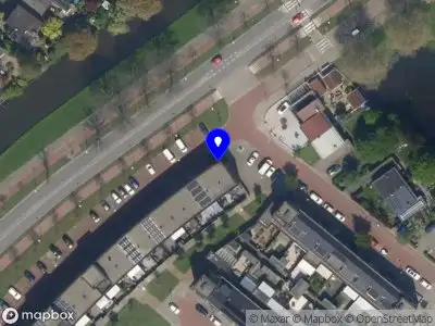 Ambulance met gepaste spoed naar de Burgemeester Van Haarenlaan in Schiedam