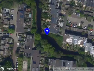 Ambulance met grote spoed naar de Oesterbank in Leiden