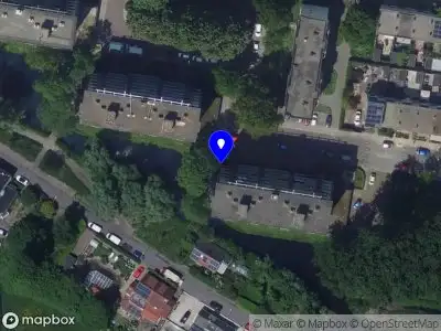 Ambulance met grote spoed naar de Domela Nieuwenhuisweg in Dordrecht