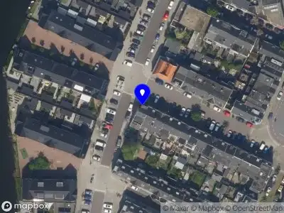 Ambulance met grote spoed naar de Nieuwe Maasstraat in Schiedam