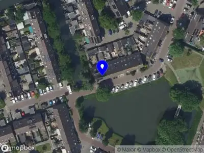 Ambulance met gepaste spoed naar de Simon Vestdijk-erf in Dordrecht