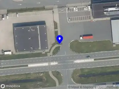 Ambulance met grote spoed naar de Hormuzstraat in Maasvlakte Rotterdam