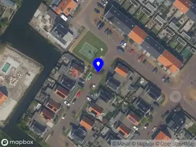 Ambulance met grote spoed naar de Vroedschap in Brielle