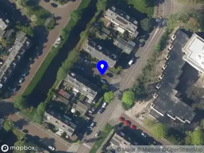 Ambulance met gepaste spoed naar de Oomeweg in Voorschoten