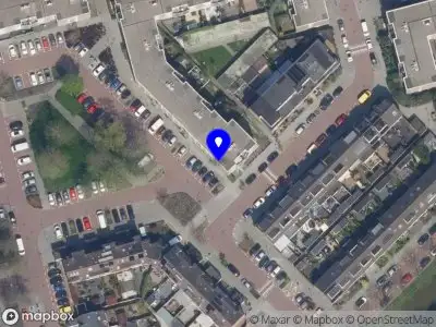 Ambulance met grote spoed naar de Algiersstraat in Rotterdam