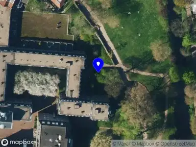 Brandweer en politie met grote spoed naar de Plantsoen in Wageningen vanwege gebouwbrand