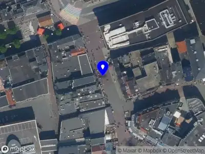 Ambulance met grote spoed naar de Damstraat in Zaandam