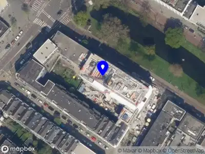 Ambulance met grote spoed naar de Noordsingel in Rotterdam