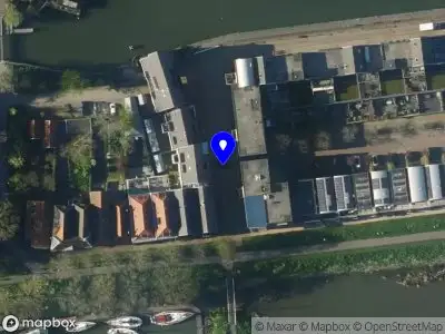 Brandweer met gepaste spoed naar de 't Oude Sluisje in Hoorn vanwege middelgrote brand